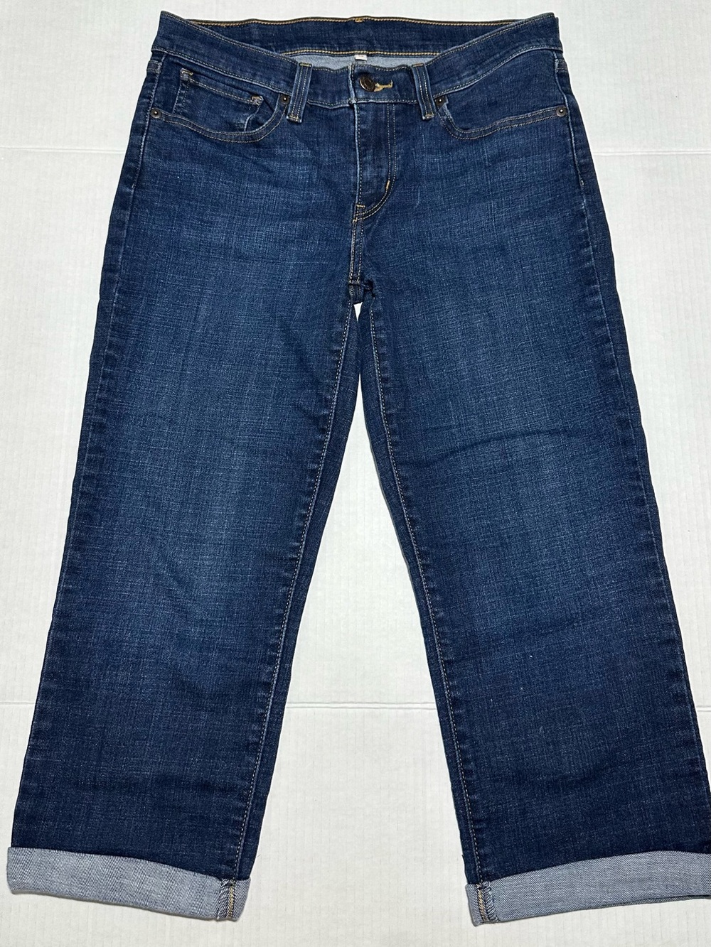 Levi’s Women’s Dark Blue Straight-Leg Cropped Jean Size 27